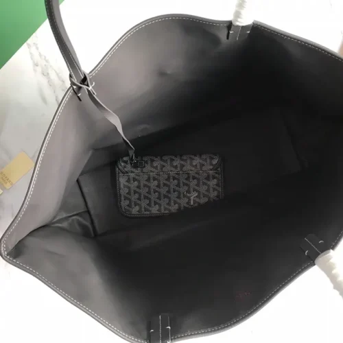 Goyard Belvedere PM Elegant Canvas Crossbody Messenger - Image 4