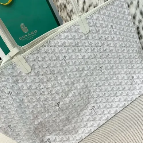 Goyard Chevron Classic Crossbody Messenger - Image 3