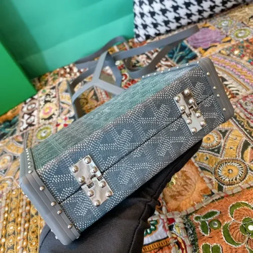 Goyard Iconic Cap-Vert Slim Crossbody - Image 4