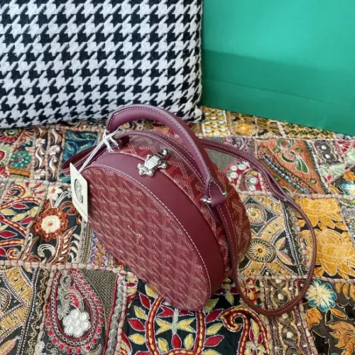 Goyard Elegant Zip Mini Crossbody - Image 4