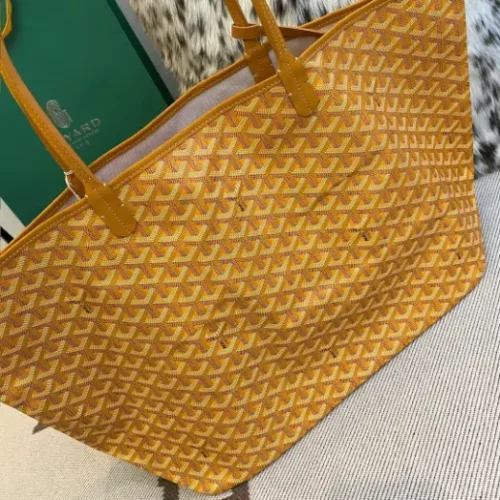 Goyard Prestige Chevron Crossbody Bag - Image 2