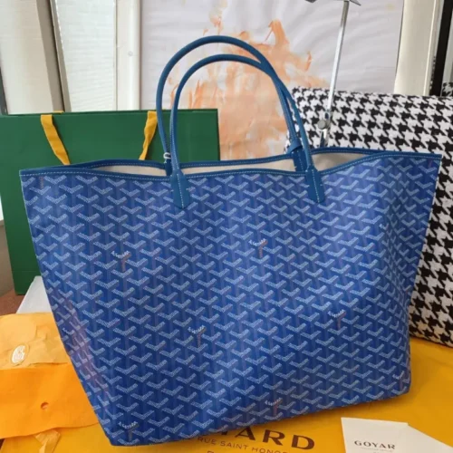 Goyard Chevron Messenger Crossbody Bag - Image 2