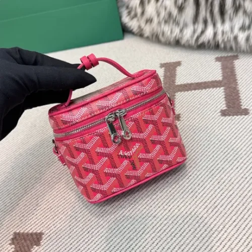 Goyard Saigon PM Chevron Canvas Structured Trunk Bag - Image 4