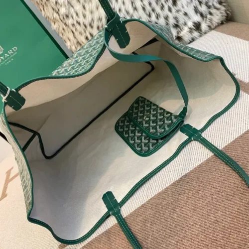 Goyard Refined Chevron Everyday Crossbody - Image 4