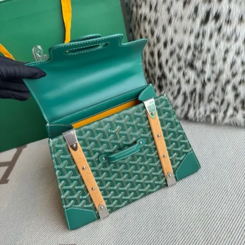 Goyard Plumet Elegant Strap Wallet - Image 3
