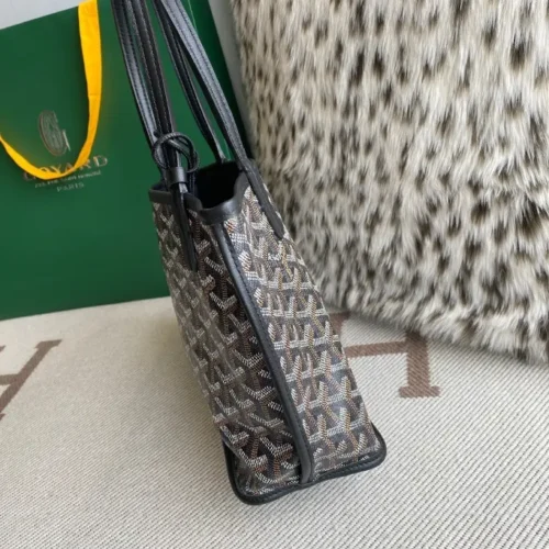 Goyard Paris Heritage Chevron Crossbody - Image 5