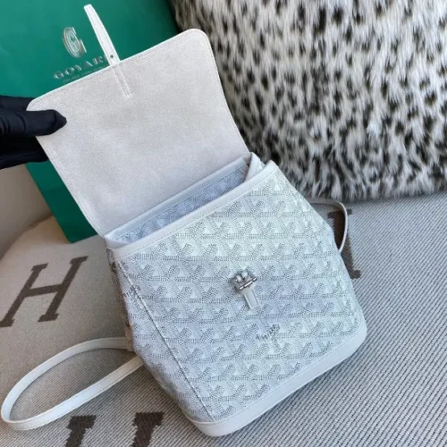 Goyard Heritage Belvedere Signature Flap Messenger - Image 4