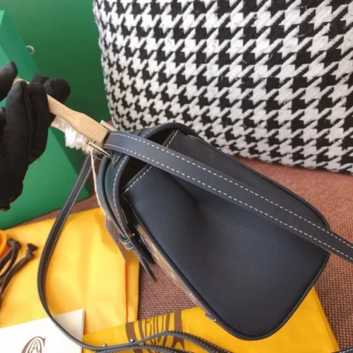 Goyard Cap-Vert Urban Chevron Crossbody - Image 4