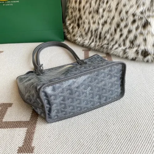 Goyard Belvedere PM Crossbody Bag - Image 4