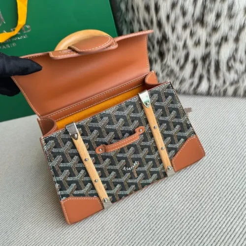 Goyard Cap-Vert Elegant Chevron Crossbody - Image 3