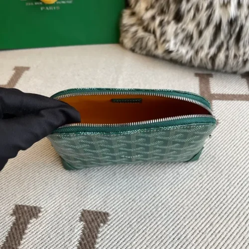Goyard Coursier Chevron Messenger Bag - Image 4