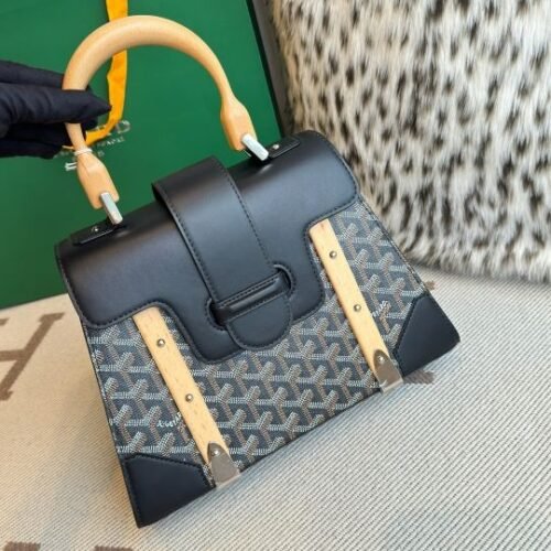 Gucci GG Emblem Saigon PM Structured Handbag - Image 5