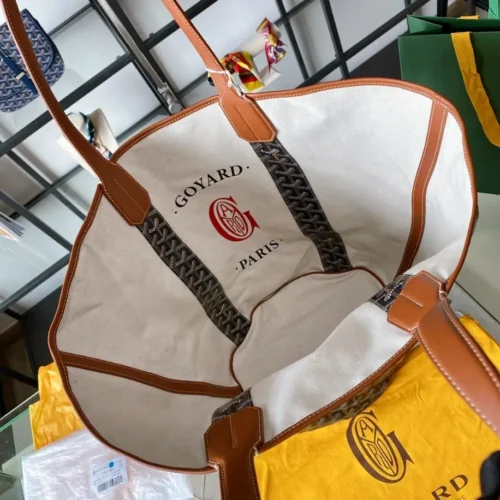 Goyard Belvedere PM Heritage Canvas Messenger Crossbody - Image 5